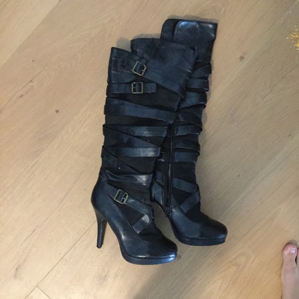 BOOTS
